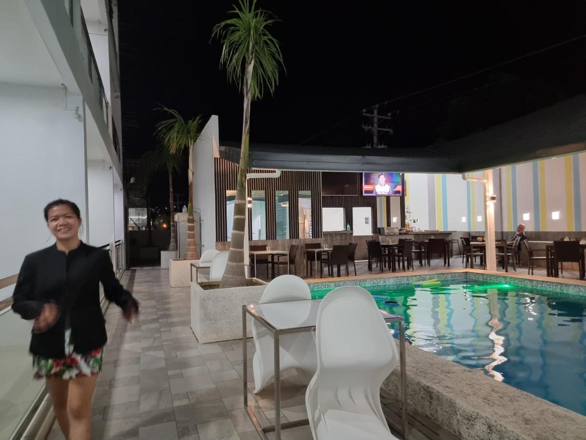 Chequers Suites Subic Bay Olongapo Eksteriør billede