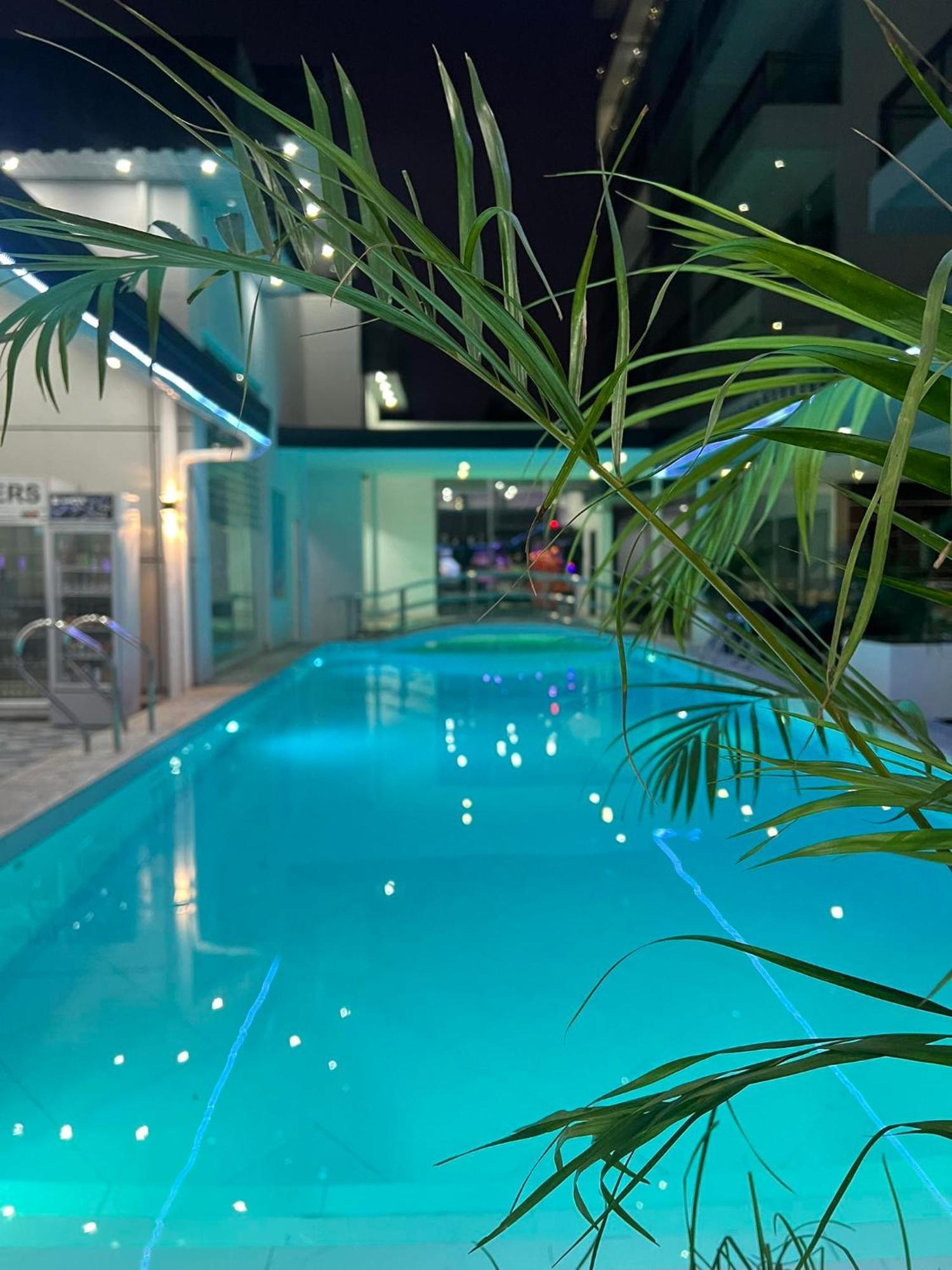 Chequers Suites Subic Bay Olongapo Eksteriør billede