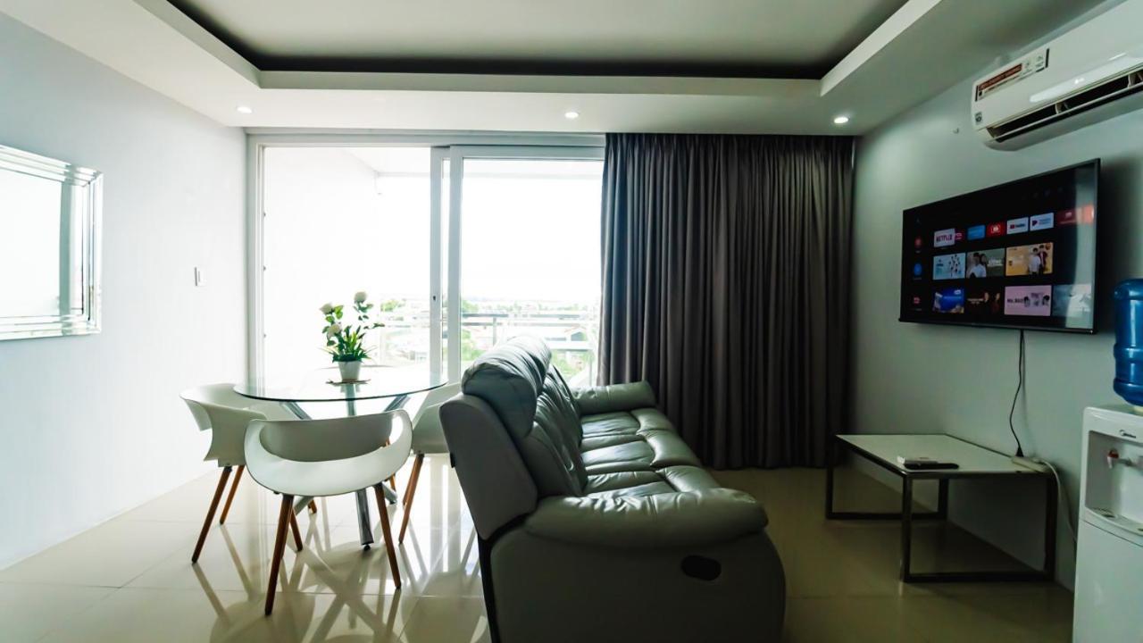 Chequers Suites Subic Bay Olongapo Eksteriør billede