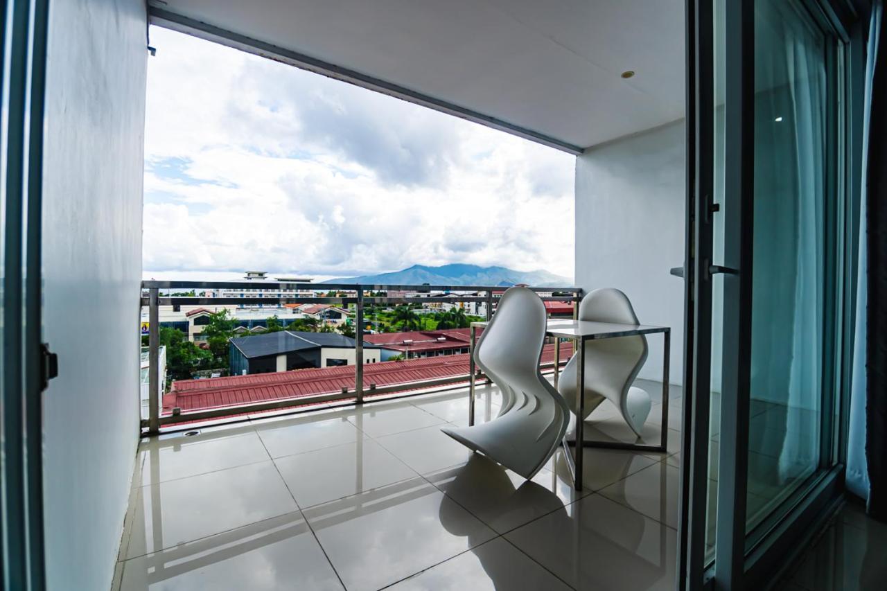 Chequers Suites Subic Bay Olongapo Eksteriør billede