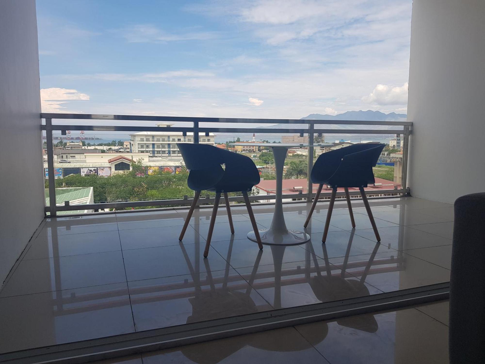 Chequers Suites Subic Bay Olongapo Eksteriør billede