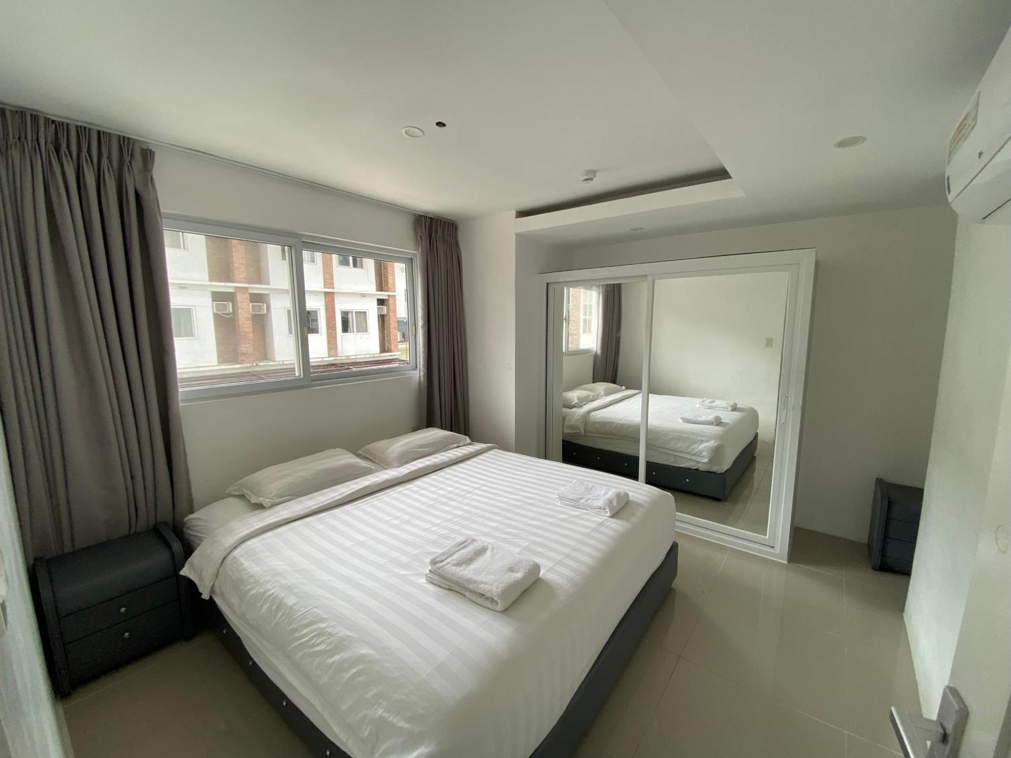 Chequers Suites Subic Bay Olongapo Eksteriør billede