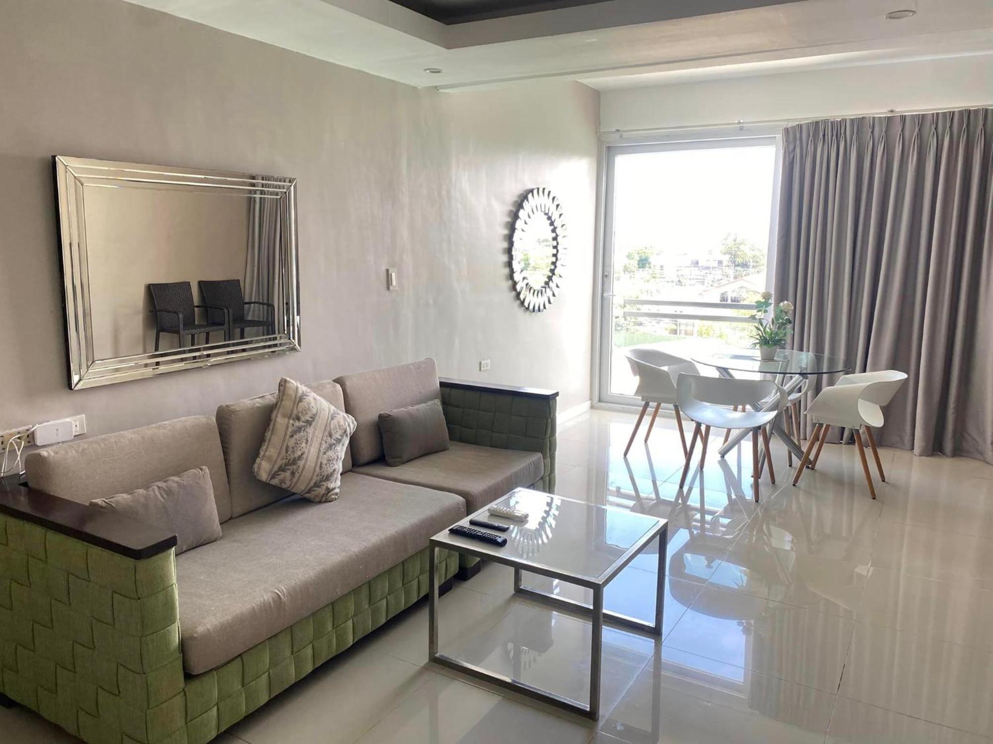 Chequers Suites Subic Bay Olongapo Eksteriør billede